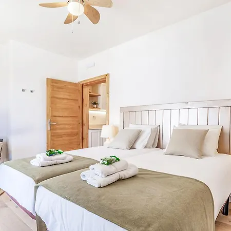 Boutique By Lanzarote Retreats - Private Pool - 1 Min Walk To Sea Pool Villa *