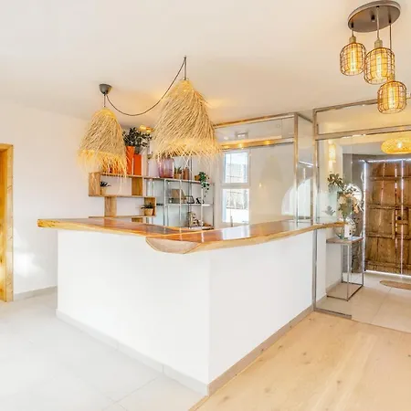 Villa Boutique By Lanzarote Retreats - Private Pool - 1 Min Walk To Sea Pool *