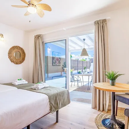 Villa Boutique By Lanzarote Retreats - Private Pool - 1 Min Walk To Sea Pool *