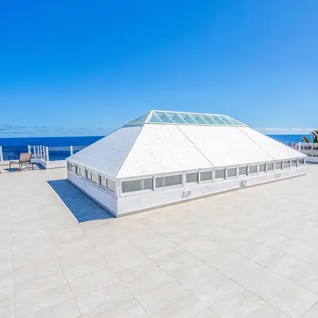 Boutique By Lanzarote Retreats - Private Pool - 1 Min Walk To Sea Pool Villa *