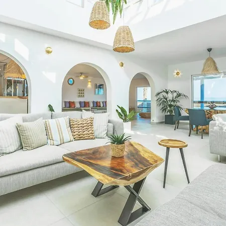 Villa Boutique By Lanzarote Retreats - Private Pool - 1 Min Walk To Sea Pool Charco del Palo