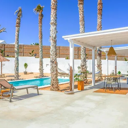 Villa Boutique By Lanzarote Retreats - Private Pool - 1 Min Walk To Sea Pool *